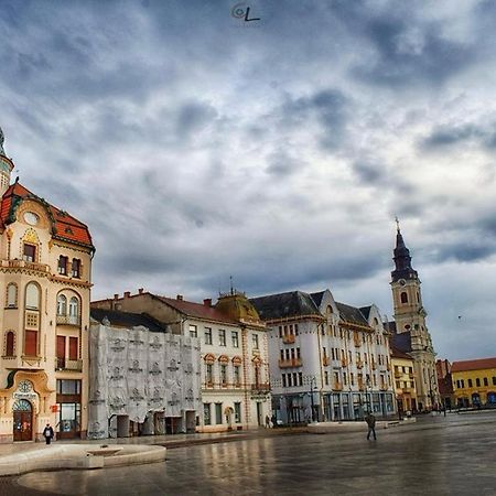 Appartement Anastasia Apartament à Oradea Extérieur photo