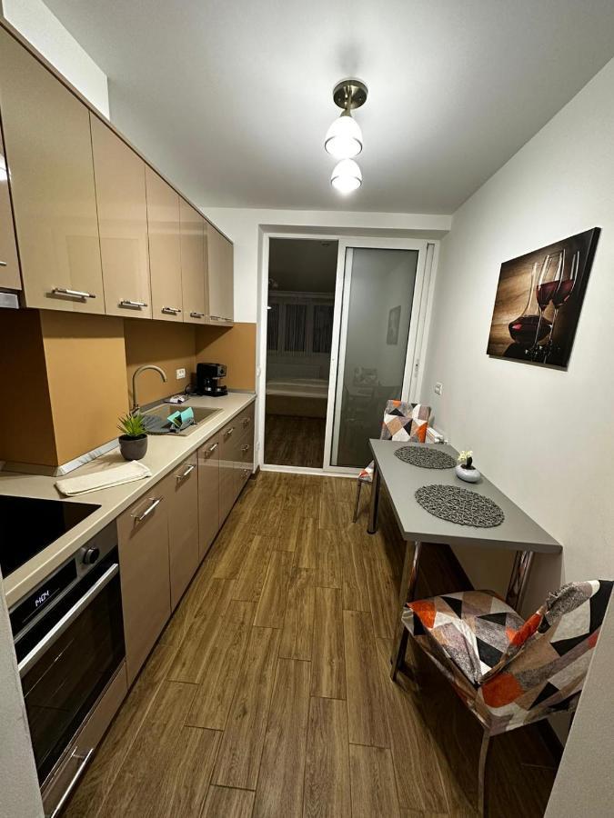 Appartement Anastasia Apartament à Oradea Extérieur photo